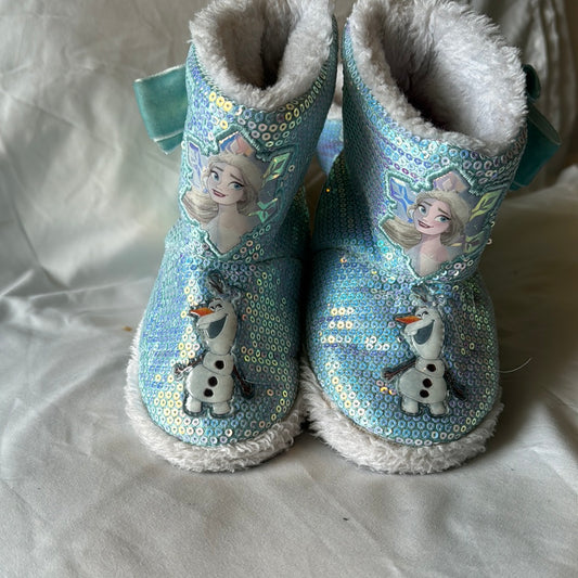 Split Size Elsa Boots